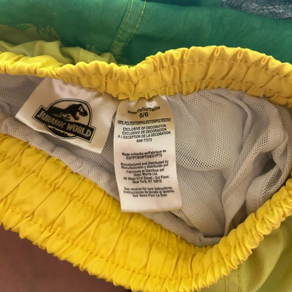 Jurassic World Swim Trunks Boy Size 5/6 Dinosaur Water-play Bottoms T-Rex Raptor